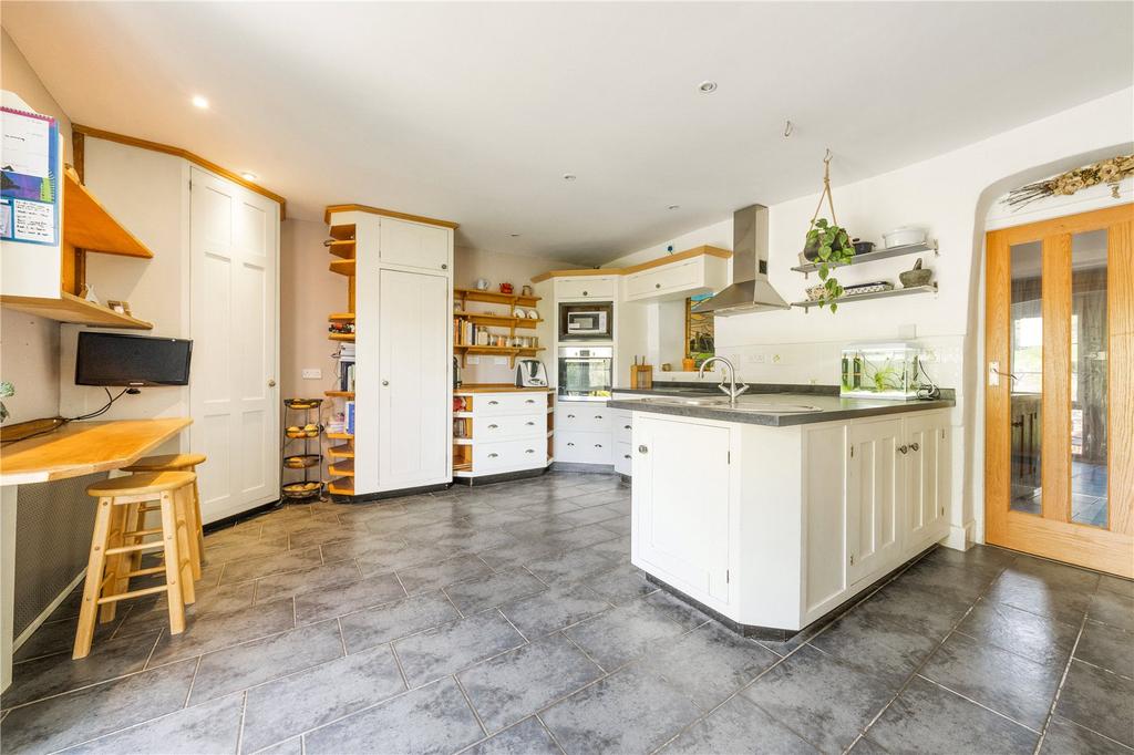 Bowden, Dartmouth, Devon, TQ6 4 bed house for sale £750,000