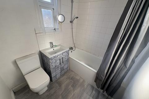 3 bedroom maisonette to rent, Portswood Avenue, Southampton