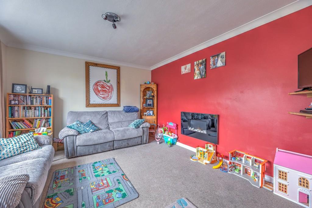 Slater Road, Bentley Heath 3 bed terraced house £400,000