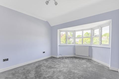 176 Batten Avenue, Woking, GU21 8UP