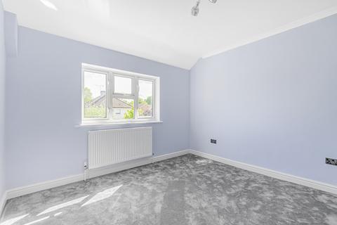 176 Batten Avenue, Woking, GU21 8UP
