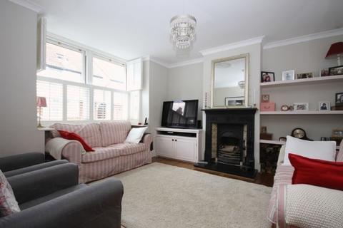 18 Bentsbrook Road, North Holmwood, Dorking, RH5 4HW