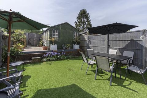 18 Bentsbrook Road, North Holmwood, Dorking, RH5 4HW