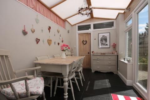 18 Bentsbrook Road, North Holmwood, Dorking, RH5 4HW