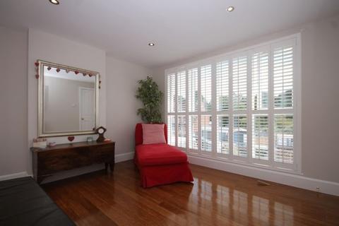 18 Bentsbrook Road, North Holmwood, Dorking, RH5 4HW