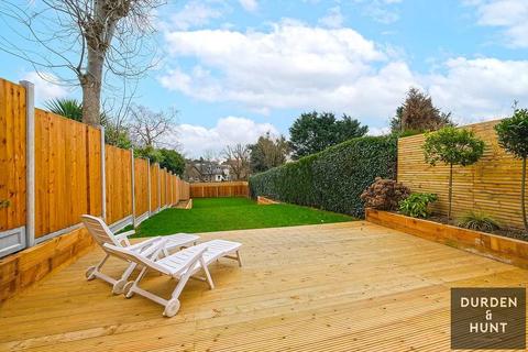 99 Queens Road, Loughton, IG10 1RR