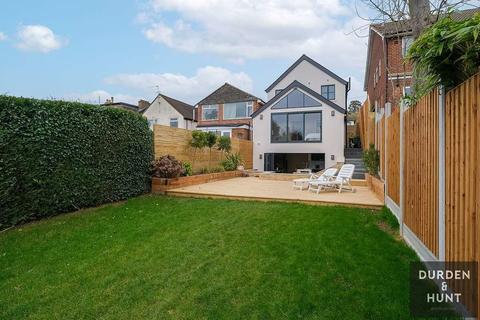99 Queens Road, Loughton, IG10 1RR