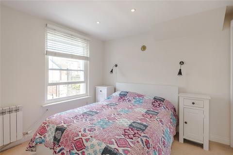 1 bedroom flat to rent, Fulham Palace Road, London