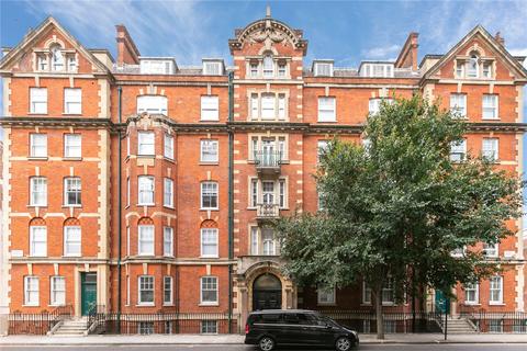 3 bedroom flat to rent, Cumberland Mansions, Brown Street, London