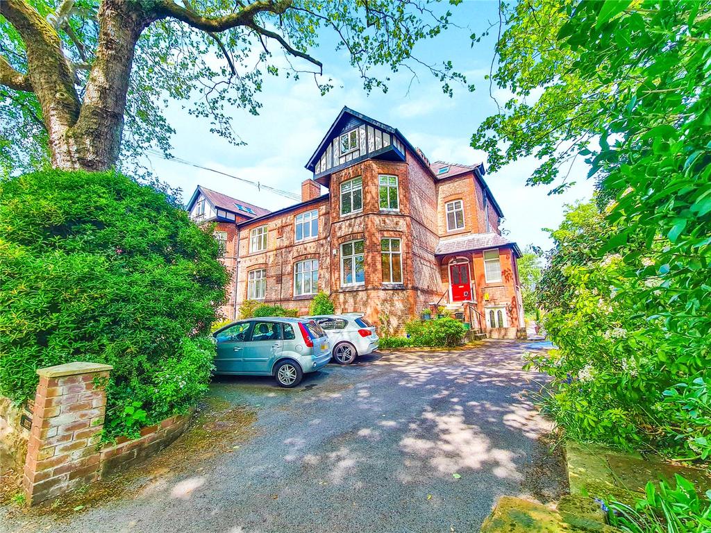 Winton Road, Bowdon, Cheshire, WA14 2 bed flat £495,000