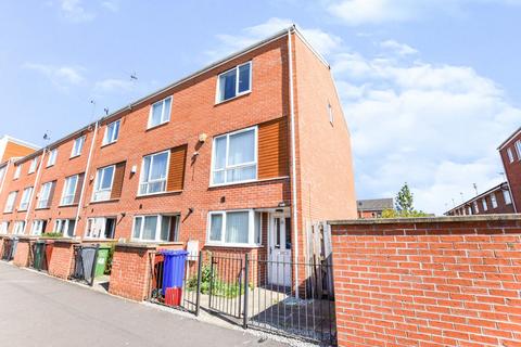 4 bedroom end of terrace house to rent, Devonshire Street South,, Grove Village, Manchester, M13