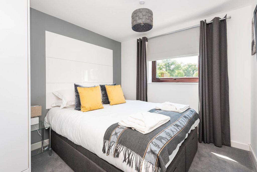 Bedroom 1 (Double)