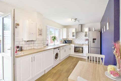 12 Nursery Gardens, York, YO10 3QL
