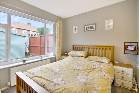 12 Nursery Gardens, York, YO10 3QL