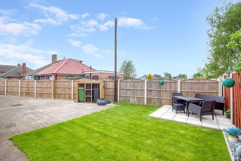 12 Nursery Gardens, York, YO10 3QL