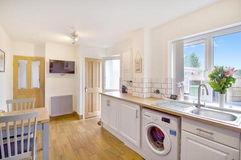 12 Nursery Gardens, York, YO10 3QL