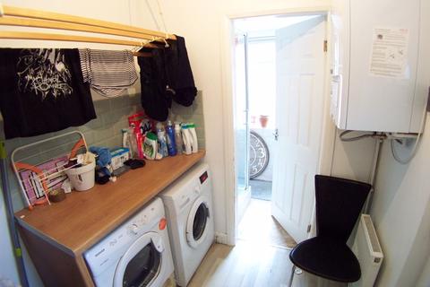 16 Lucas Place, Leeds, LS6 2JB