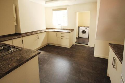 2 bedroom terraced house to rent, Vale Road, Tonbridge