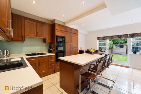 23 Hogarth Hill, London, NW11 6AY