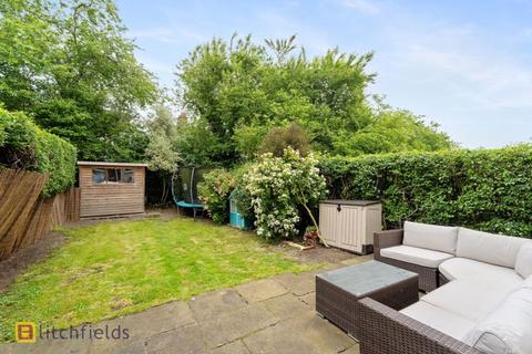 23 Hogarth Hill, London, NW11 6AY