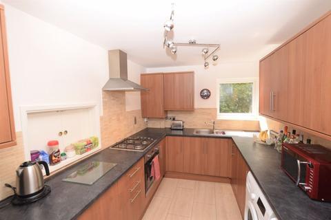 94 Chapel Fields, Godalming, GU7 2AA