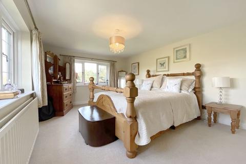 5 bedroom property with land for sale - Yew Tree Cottage, Moblake, Cheshire