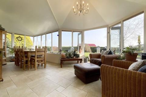 5 bedroom property with land for sale - Yew Tree Cottage, Moblake, Cheshire