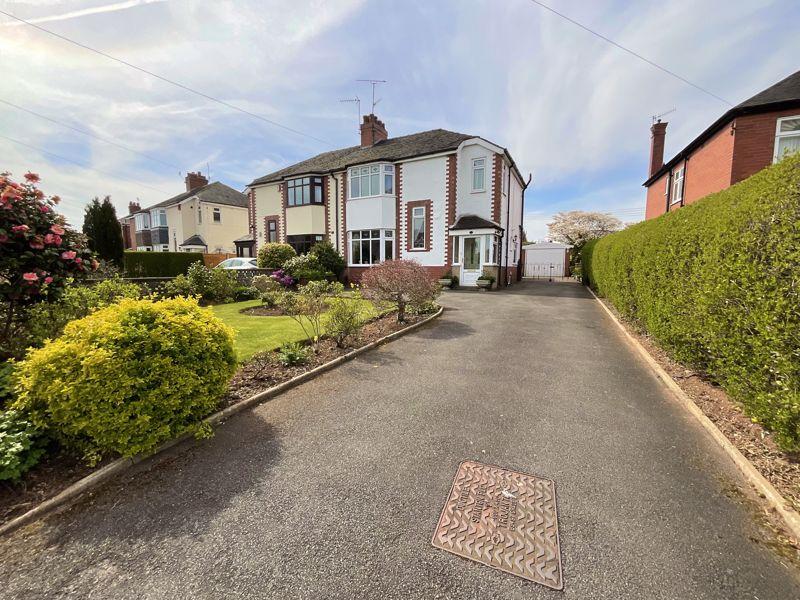 Park Drive, Barlaston 3 bed semidetached house £305,000