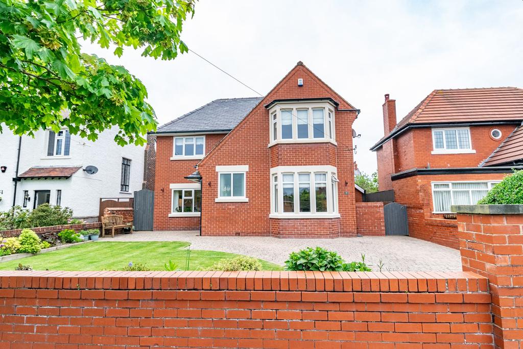 Newbury Road, Lytham St Annes, FY8 4 bed detached house £685,000