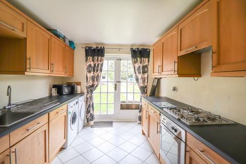 2 bedroom bungalow for sale - Roach Avenue, Rayleigh