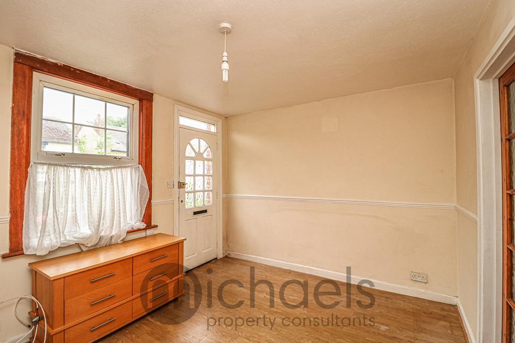 Pownall Crescent, Colchester, CO2 3 bed terraced house £200,000