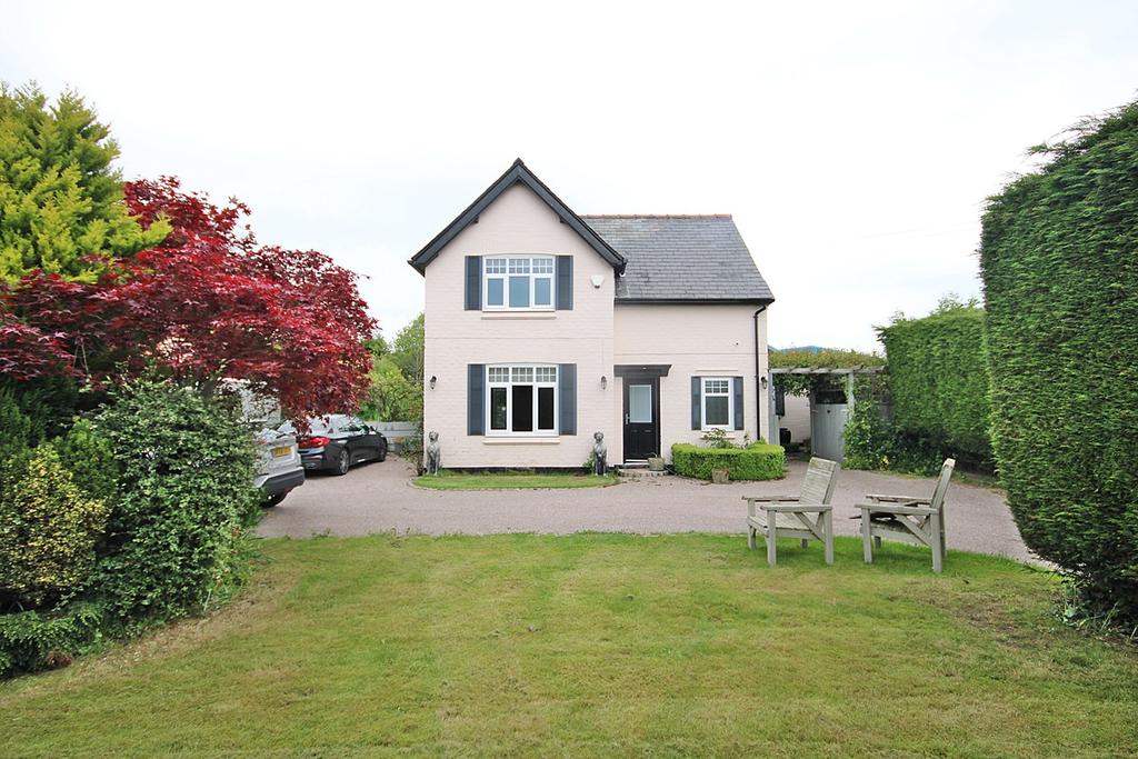 Northwich Road, Lower Whitley, Warrington, WA4 3 bed detached house £