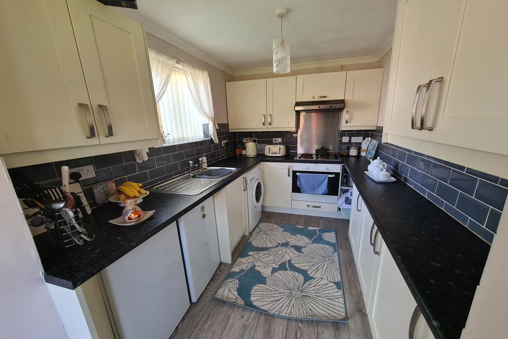 Seaborough View, Crewkerne, Somerset... 2 bed flat £130,000