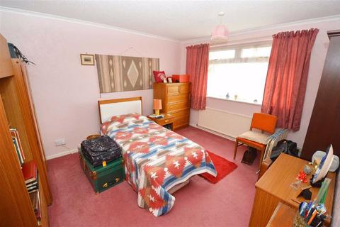 1 Avon Close, Oadby, Leicester, LE2 4JD