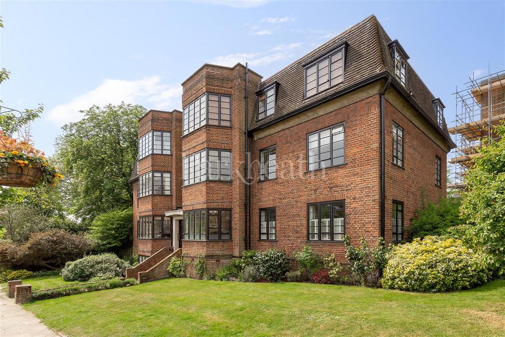 Wedderburn Road, Belsize Park NW3 3 bed flat for sale £1,100,000