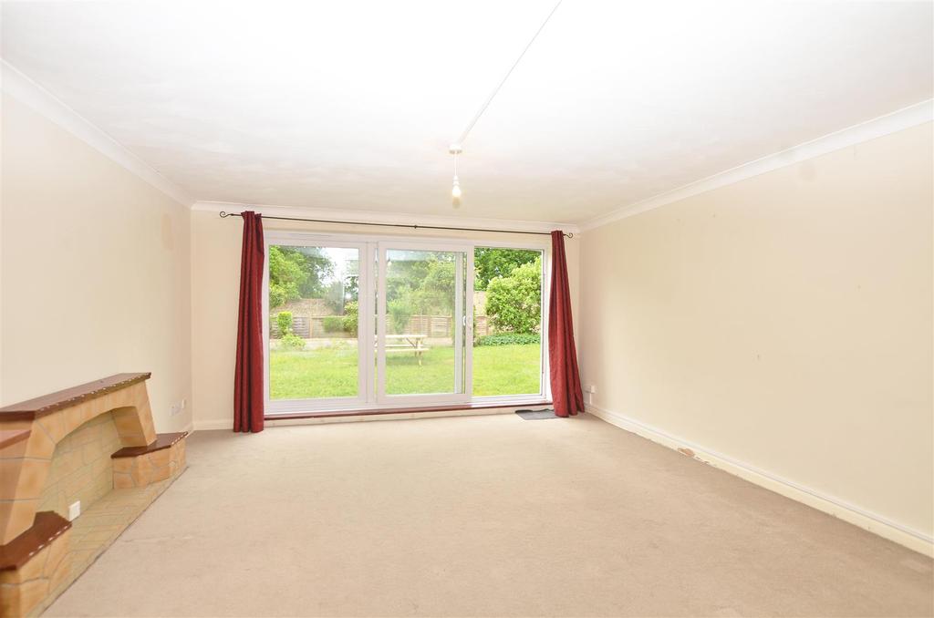 Blandford Road, Teddington 2 bed flat £445,000