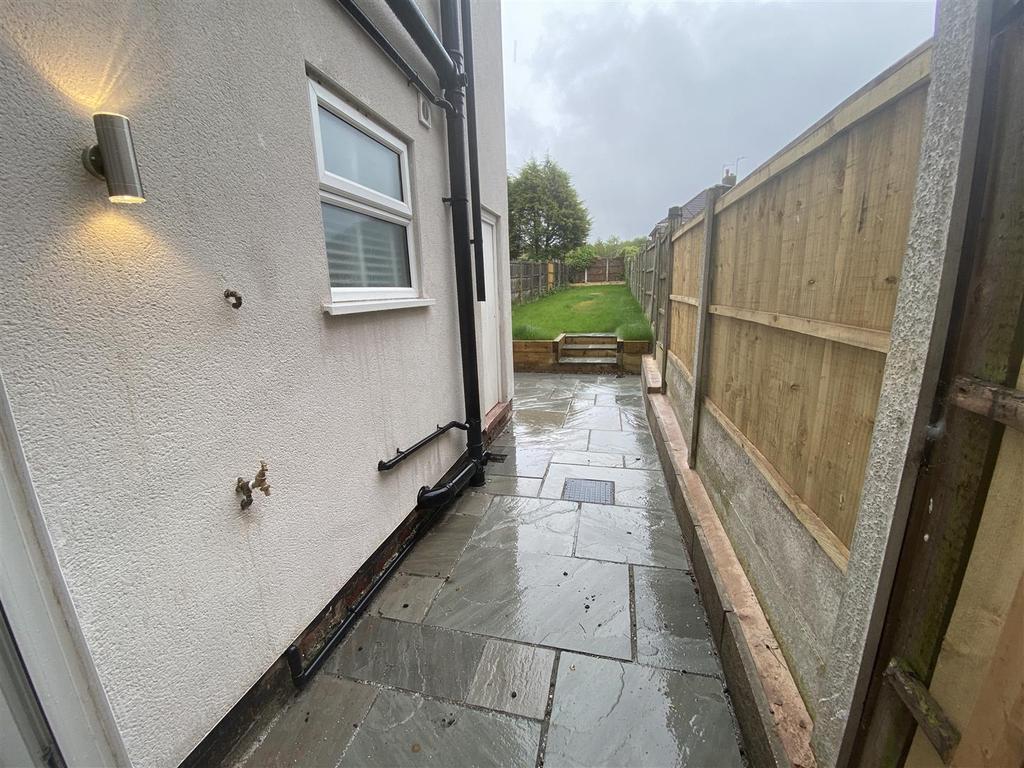 Marlborough Road, KirkbyInAshfield, Nottingham 3 bed house £875 pcm