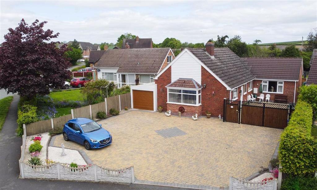Brook Road, Bomere Heath, Shrewsbury... 3 bed detached bungalow £370,000