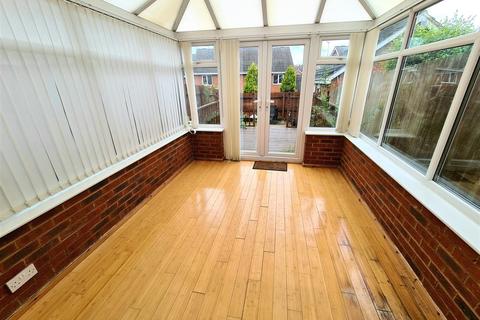 102 Chaytor Drive, Nuneaton, CV10 9ST