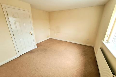 102 Chaytor Drive, Nuneaton, CV10 9ST