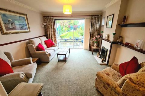 5 Brampton Way, Bulkington, Bedworth, CV12 9PR