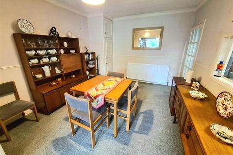 5 Brampton Way, Bulkington, Bedworth, CV12 9PR