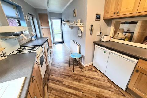 5 Brampton Way, Bulkington, Bedworth, CV12 9PR