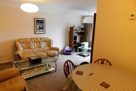 1 bedroom property to rent - Maynard Court, Rosefield Road, Staines, TW18 4QD