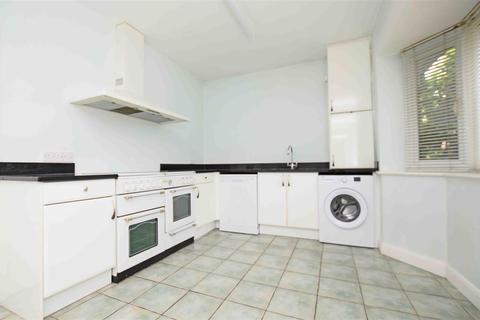 4 bedroom detached bungalow to rent - Broad Lane, Hampton