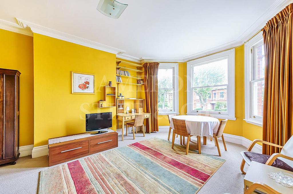Dartmouth Road, London, NW2 1 bed flat £1,450 pcm (£335 pw)