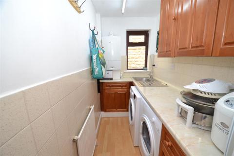 17 Ambleton Way, Queensbury, Bradford, BD13 2DZ