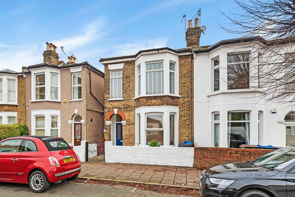 Hartfield Crescent, Wimbledon 1 bed flat £1,500 pcm (£346 pw)