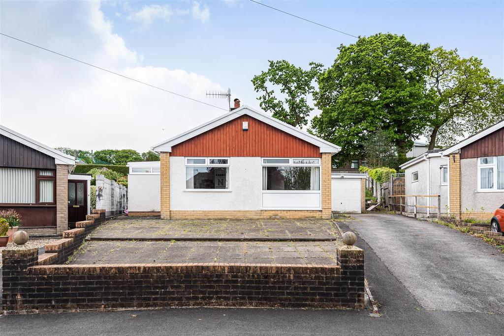 Parkwood, Gowerton, Swansea 3 bed detached bungalow £235,000