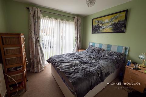 2 bedroom apartment for sale - Edward House, Royal Courts, Sunderland